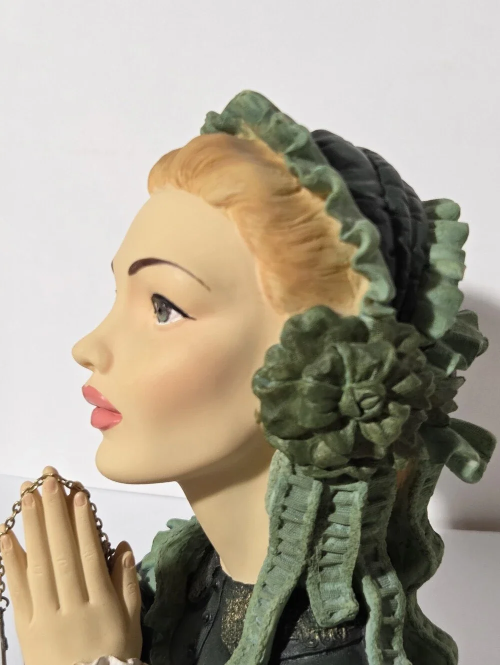 Cameo Girls Abigail Lady Head Vase  Amazing Grace 1858  Praying Cross  LV-089